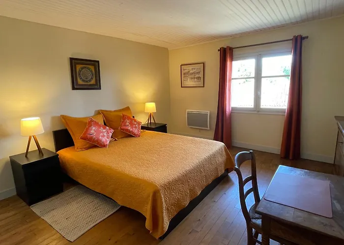 De La Peloue - Jolie Maison Dans Les Vignes *